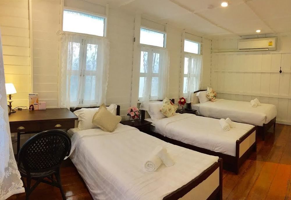 Baankachitpan Bangkok Hotel Экстерьер фото