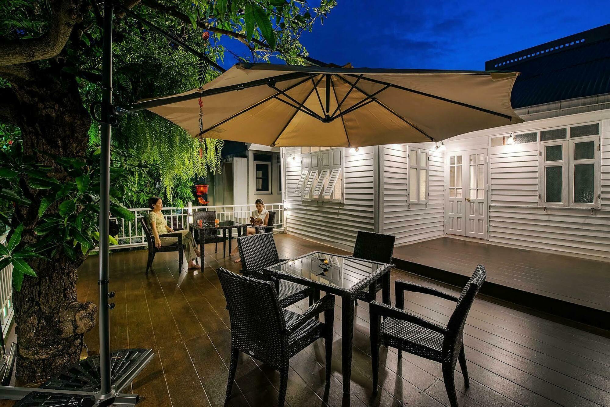 Baankachitpan Bangkok Hotel Экстерьер фото